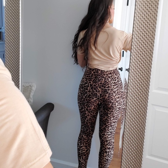❤️SALE❤️ butter soft Animal print leggings - Picture 8 of 9